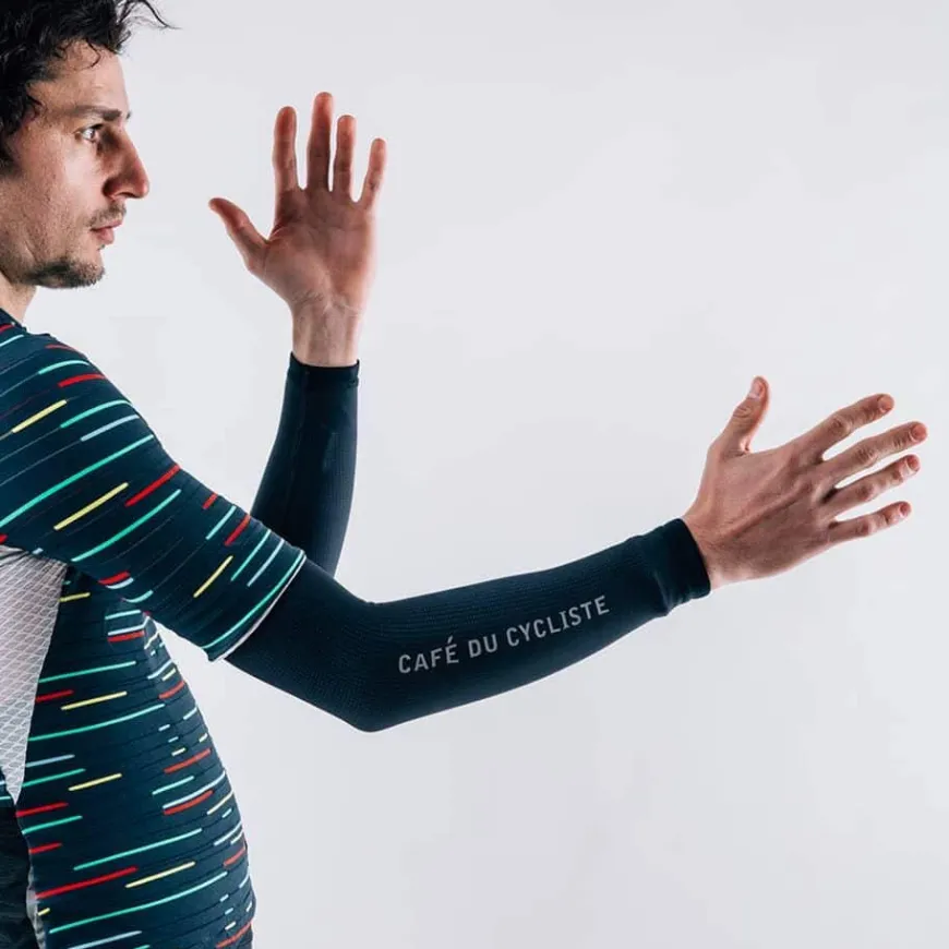 Cafe Du Cycliste Lola Rain Arm Navy