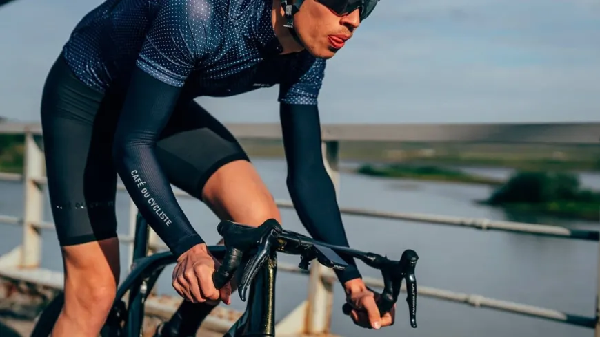 Cafe Du Cycliste Lola Rain Arm Navy