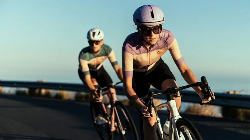 Cafe Du Cycliste Women's Angeline Jersey Sand Glycin